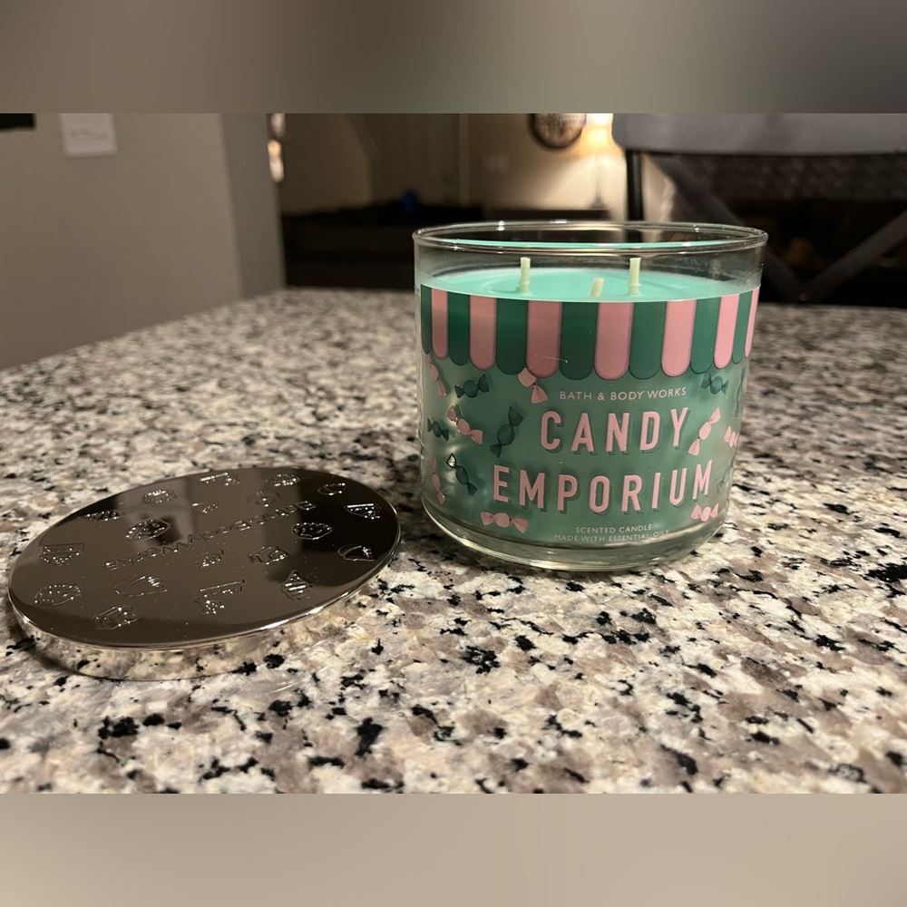 Bath and body works candy emporium 3 wick candle